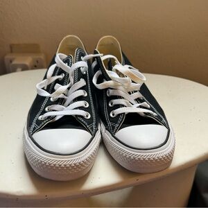 Low top Black Converse